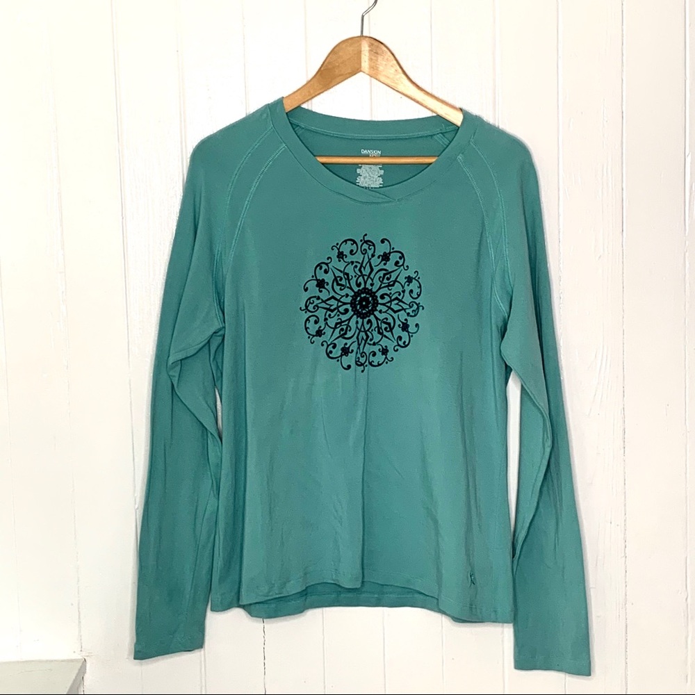 Danskin NOW teal long sleeve shirt with design